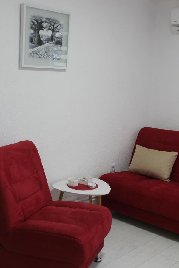 Red Apartment Sarajevo Bagian luar foto
