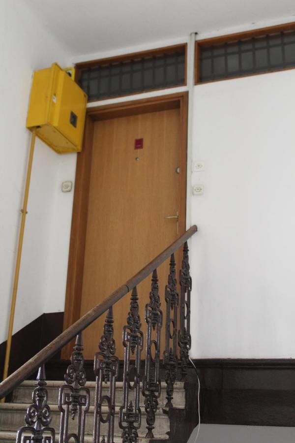Red Apartment Sarajevo Bagian luar foto